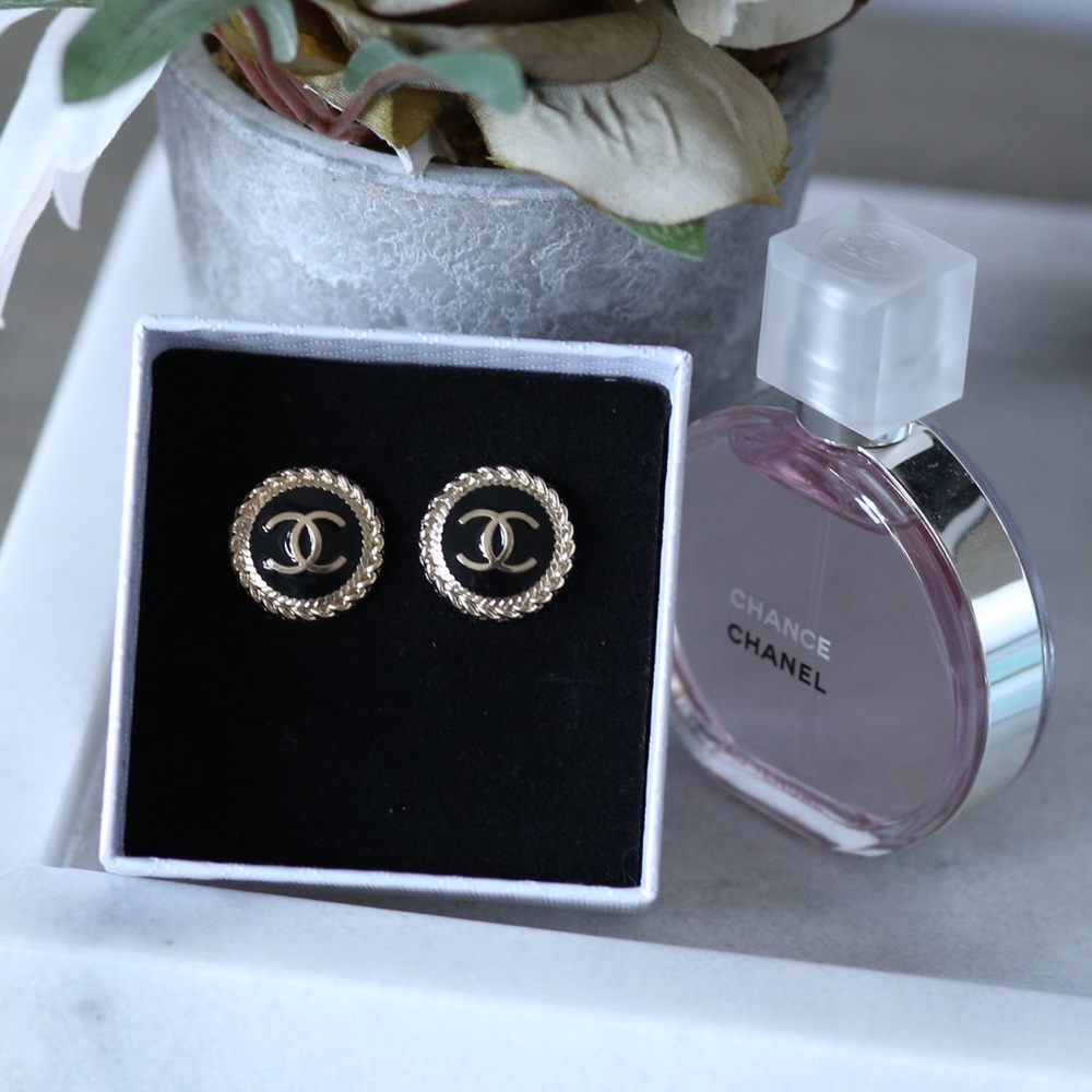 ❗️Last pair❗️Repurposed designer button earrings